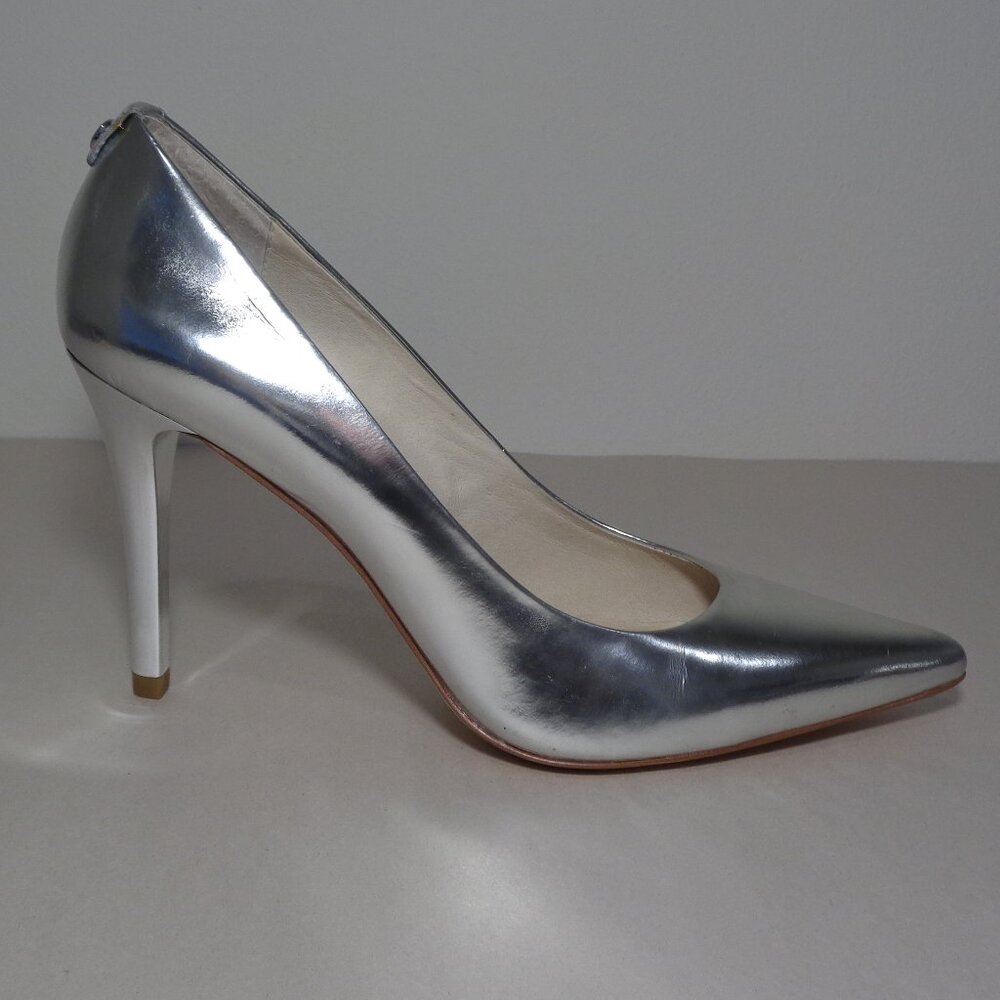 Michael Kors Size 7 M / ELISA PUMP / Silver / Leather / Heels New Women's Shoes - Picture 2 of 16
